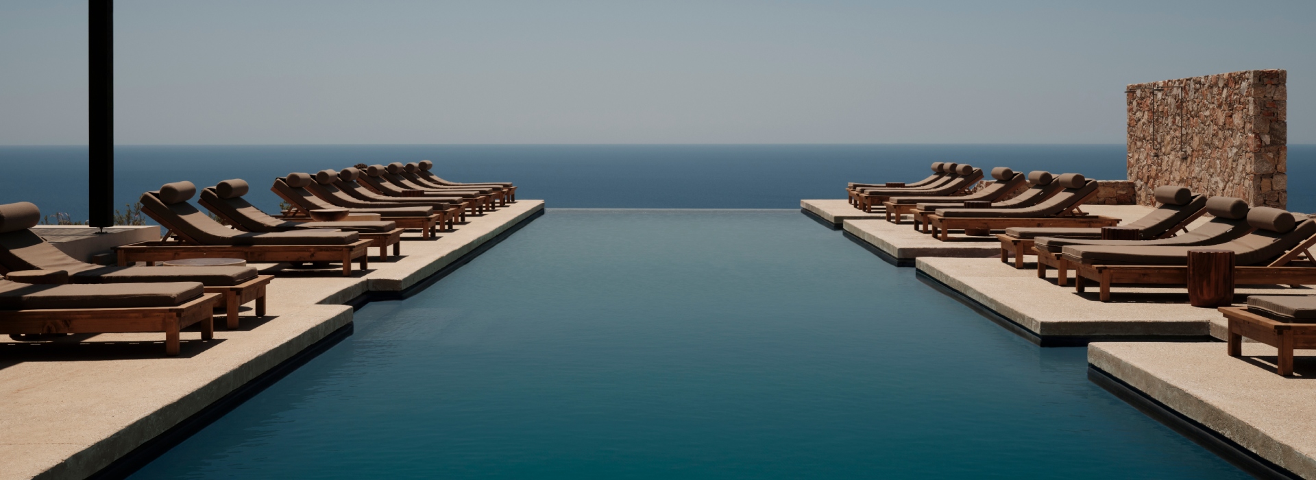 Gundari Resort: A Luxurious Oasis on the Island of Folegandros