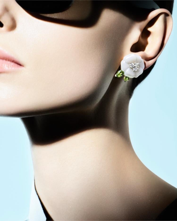 giorgio-armani-fine-jewelry-predstavlja-raskosnu-blanche-kolekciju-inspirisanu-cvetom-jasmina-4