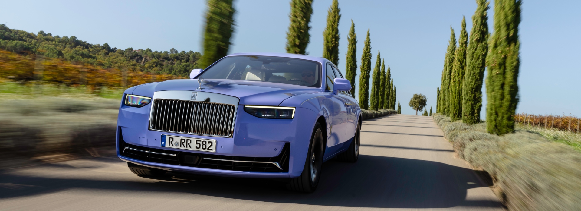 Rolls-Royce Introduces Ghost Series II: The True Embodiment of Dynamism and Confidence