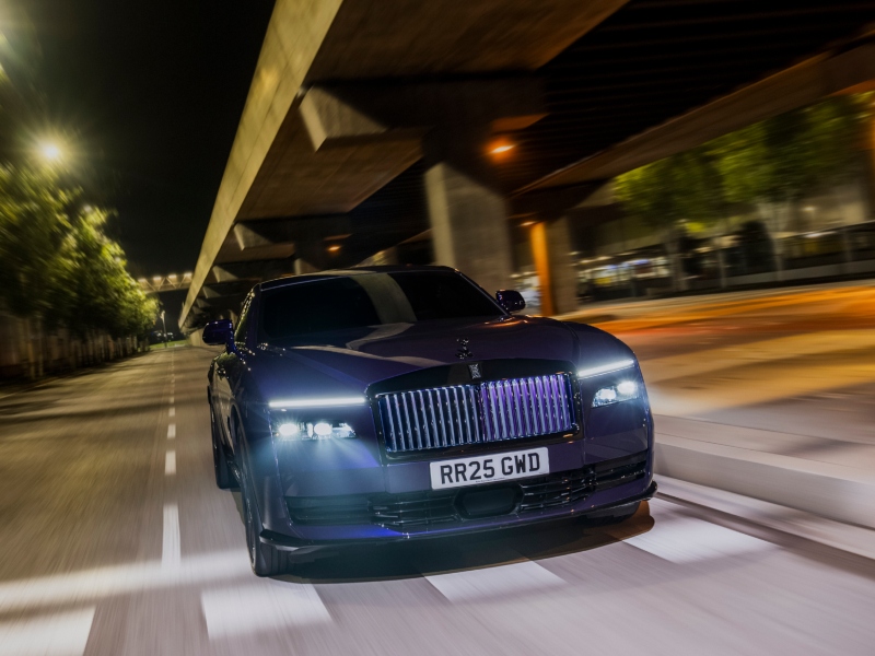 Rolls-Royce Introduces Black Badge Spectre: The Empowered Alter Ego