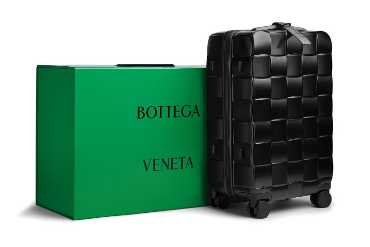 bottega-veneta-predstavlja-odyssey-kofer-inspirisan-legendarnim-pletenim-torbama-1