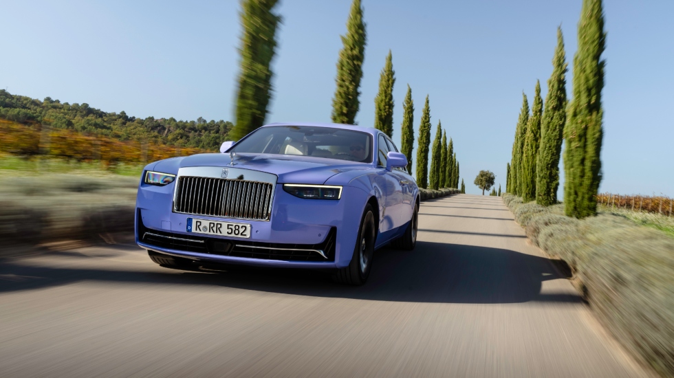 Rolls-Royce Introduces Ghost Series II: The True Embodiment of Dynamism and Confidence