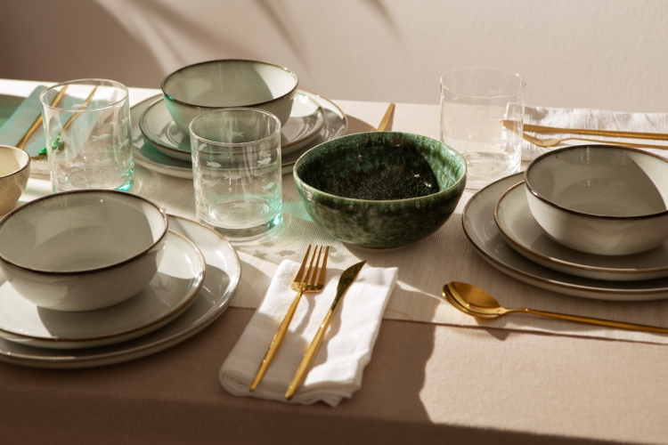 dinning-experience-dinnerware.jpg